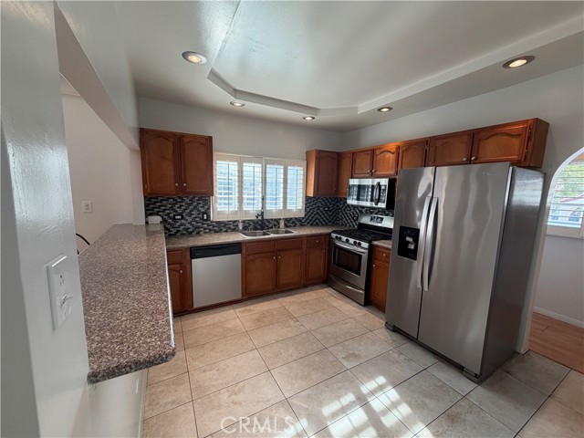 Detail Gallery Image 8 of 12 For 1201 Sanborn Ave, Los Angeles,  CA 90029 - 2 Beds | 1 Baths