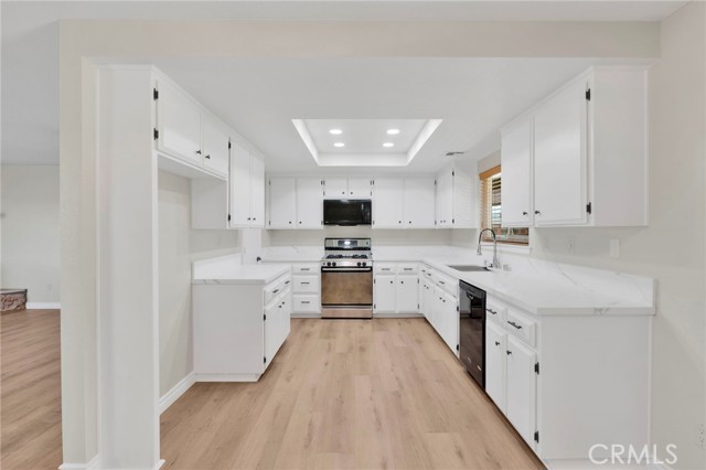 Detail Gallery Image 10 of 43 For 14499 Mirada Pl, Apple Valley,  CA 92307 - 4 Beds | 2 Baths