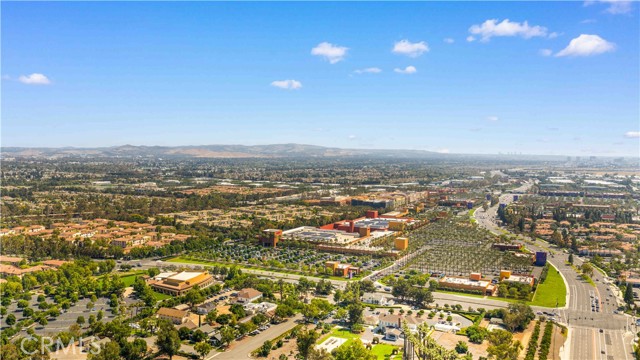 11 Asbury, Irvine CA: https://media.crmls.org/medias/dc52c2cf-cbcf-4e1a-8da8-7d75c1896f7e.jpg