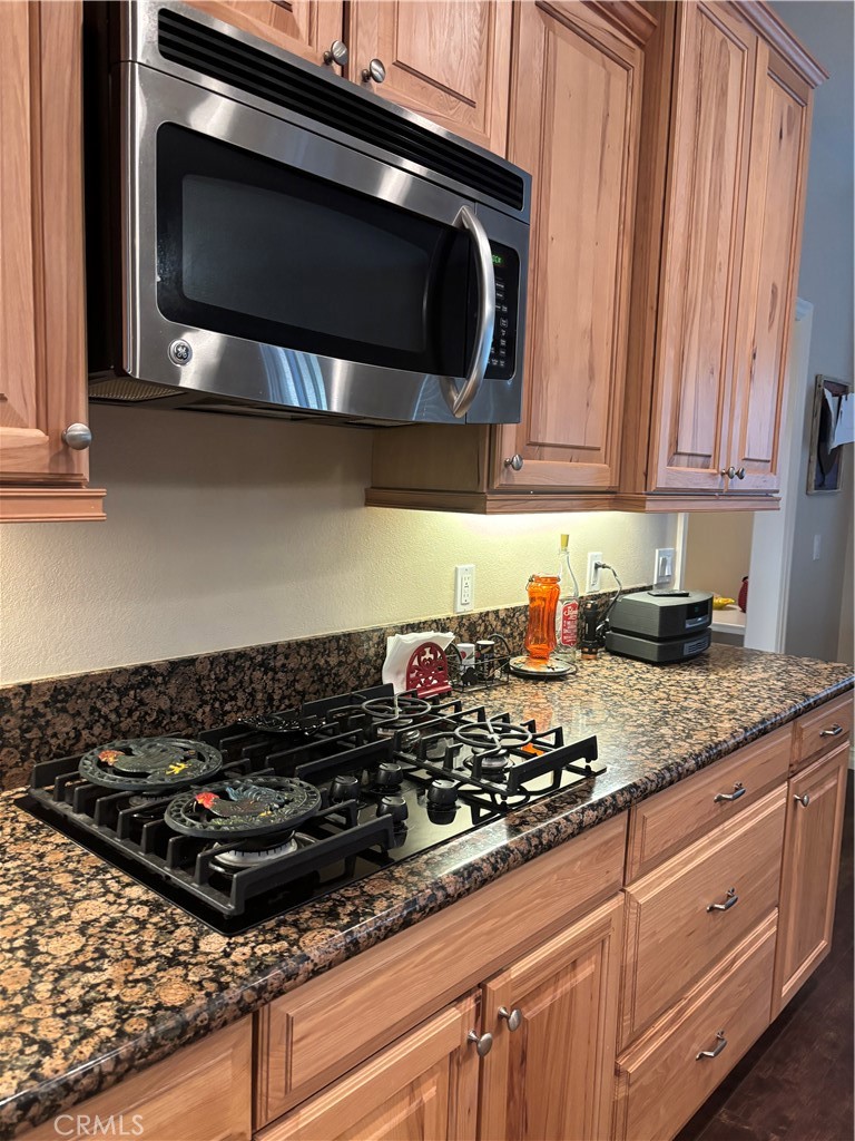 https://media.crmls.org/medias/dc52f307-597f-4d5c-b5c9-9b592f111efd.jpg?preset=X-Large