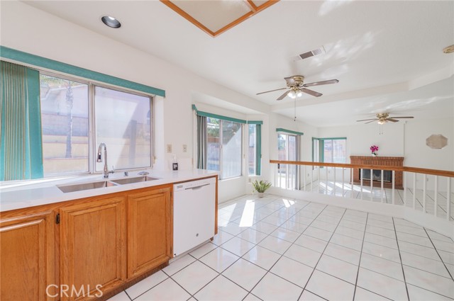 Detail Gallery Image 6 of 26 For 13100 Palisade, Moreno Valley,  CA 92553 - 4 Beds | 3 Baths