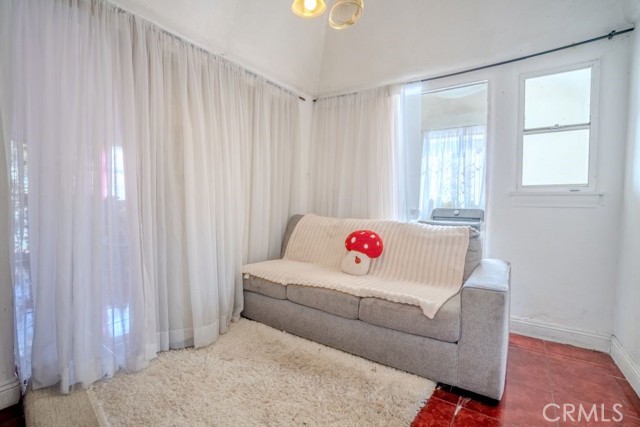 628 E 76th Place, Los Angeles CA: https://media.crmls.org/medias/dc53f12b-379d-4468-867e-fe5e598b3f77.jpg