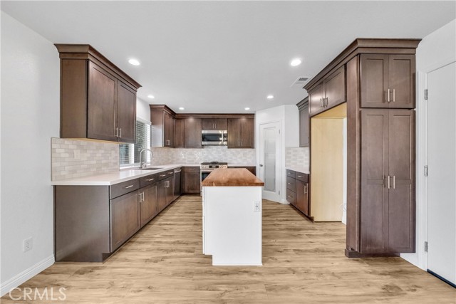 Detail Gallery Image 17 of 43 For 23674 Pepperleaf St, Murrieta,  CA 92562 - 3 Beds | 2/1 Baths