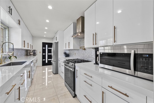 Detail Gallery Image 6 of 41 For 12628 Stagg St, North Hollywood,  CA 91605 - 4 Beds | 2 Baths