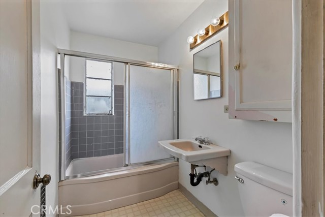 4306 W Verdugo Ave, Burbank CA: https://media.crmls.org/medias/dc54fdcd-b7a5-42a9-81a1-e20e70400e53.jpg