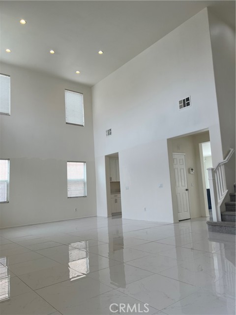 Detail Gallery Image 5 of 25 For 6552 Gold Dust St, Corona,  CA 92880 - 6 Beds | 3 Baths