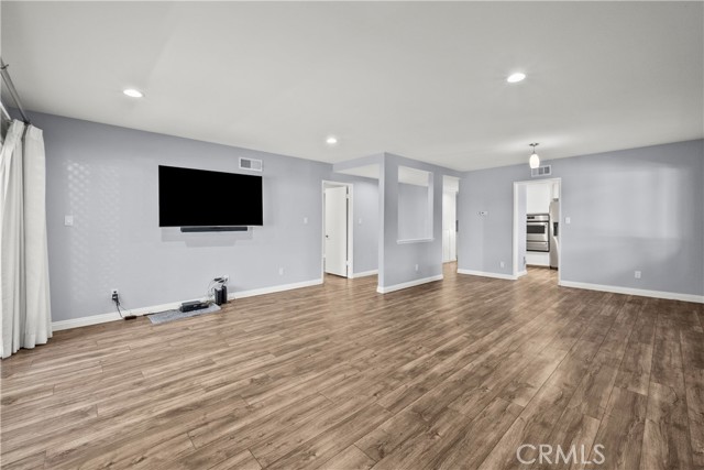 Detail Gallery Image 13 of 31 For 26847 Oak Branch Cir, Newhall,  CA 91321 - 2 Beds | 2 Baths