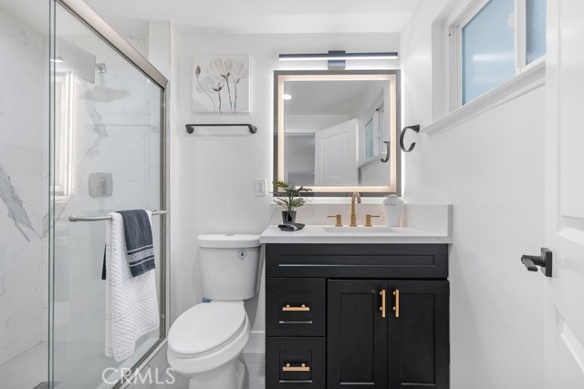 Detail Gallery Image 19 of 41 For 11722 Hayvenhurst, Granada Hills,  CA 91344 - 4 Beds | 3 Baths