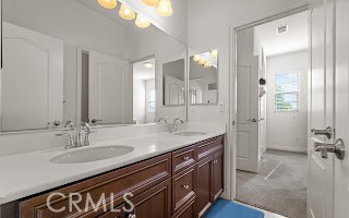 https://media.crmls.org/medias/dc55e25c-3262-4f6d-983d-8ccec9883f55.jpg?preset=X-Large