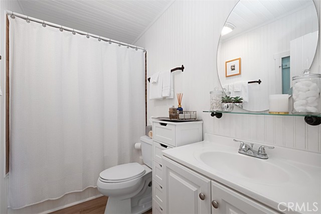 555 Through Street, Laguna Beach CA: https://media.crmls.org/medias/dc56b598-eb4e-4dce-9be1-6560b1b8d73d.jpg