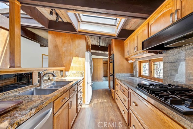 Detail Gallery Image 9 of 55 For 1969 San Remo Dr, Laguna Beach,  CA 92651 - 4 Beds | 3 Baths