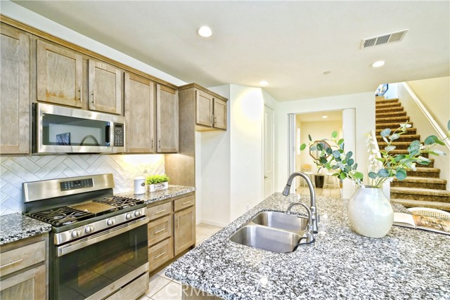2969 E Merritt Paseo, Ontario CA: https://media.crmls.org/medias/dc57820a-21e8-4eef-9211-6eb160cdf734.jpg