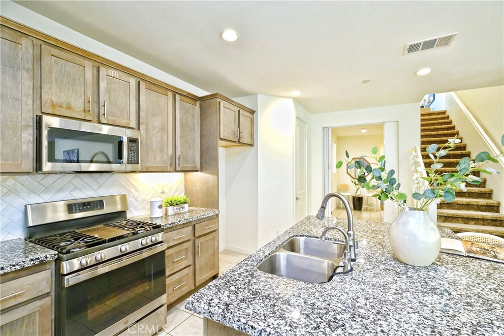 MLS #WS25176152 img 9