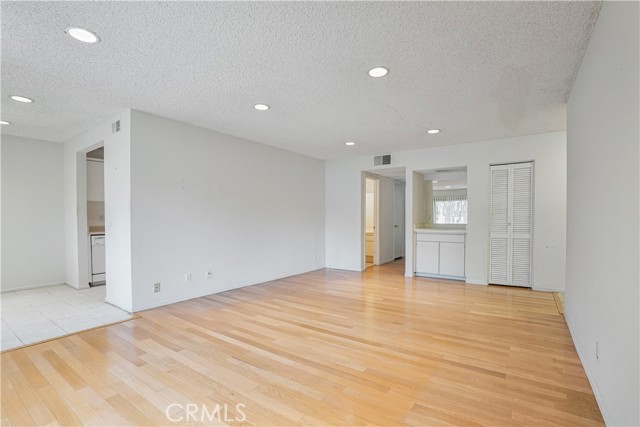 Detail Gallery Image 11 of 52 For 23675 Park Capri #24,  Calabasas,  CA 91302 - 2 Beds | 2 Baths
