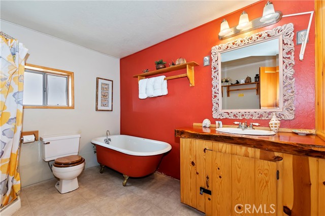 Detail Gallery Image 11 of 13 For 1118 Clubview Ave, Big Bear Lake,  CA 92315 - 1 Beds | 1 Baths