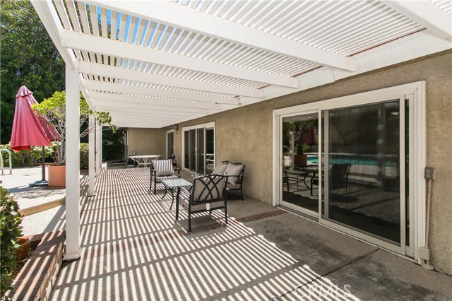 10200 Bothwell Road, Northridge CA: https://media.crmls.org/medias/dc584dbd-a68c-45e4-81a3-acc1ec0ea74a.jpg
