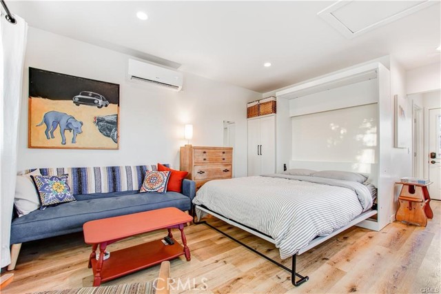 5239 Barker Drive, Los Angeles CA: https://media.crmls.org/medias/dc58f1e3-5e21-4c3e-a9b7-531b3e232378.jpg
