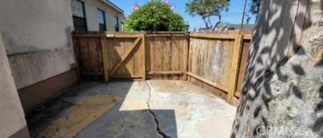 13006 Jefferson Avenue, Hawthorne CA: https://media.crmls.org/medias/dc5976c9-0b5c-491b-be19-7c8e845d511d.jpg