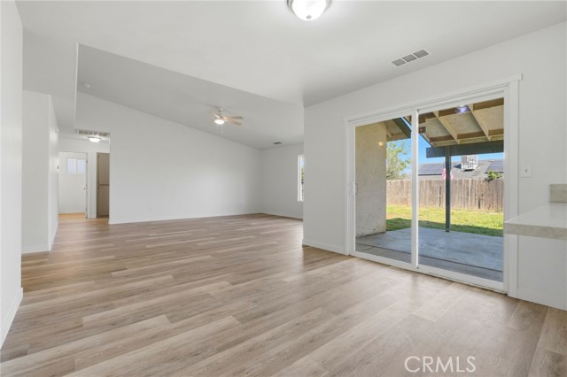 Detail Gallery Image 13 of 25 For 1921 S Kerckhoff Way, Hanford,  CA 93230 - 3 Beds | 2 Baths