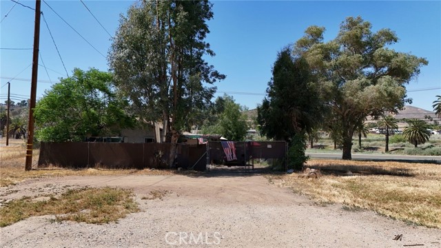 Detail Gallery Image 10 of 14 For 29960 Riverside Dr, Lake Elsinore,  CA 92530 - 1 Beds | 1 Baths