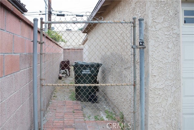 7414 Dinsdale Street, Downey CA: https://media.crmls.org/medias/dc5a4c46-55fc-424d-a096-626cd3100989.jpg