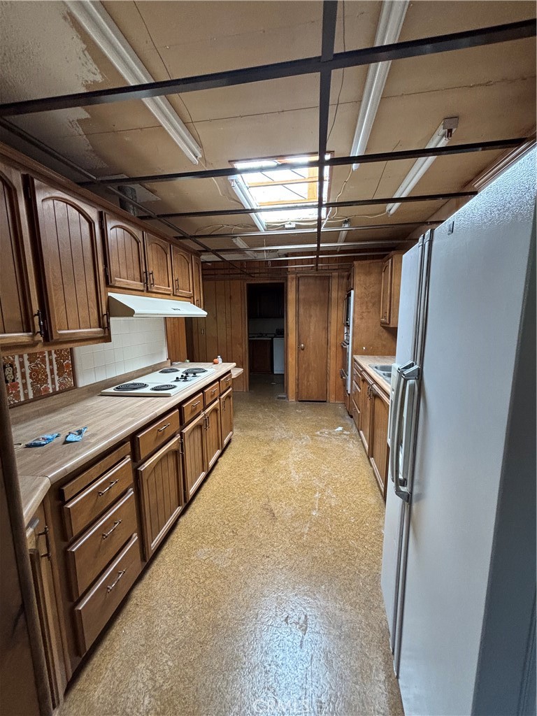 https://media.crmls.org/medias/dc5c4a53-3981-49b6-aab6-eb2801397346.jpg?preset=X-Large