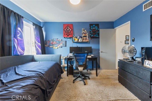 Detail Gallery Image 18 of 40 For 2102 Tern Bay Ln, Lakewood,  CA 90712 - 5 Beds | 2/1 Baths