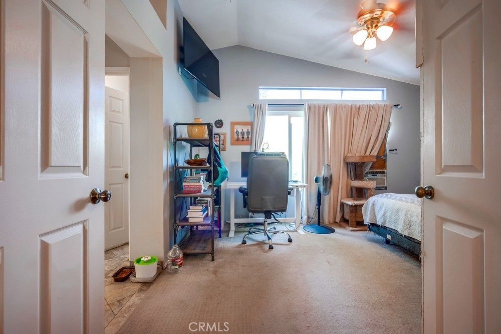 https://media.crmls.org/medias/dc5cac80-0980-4958-8ff4-dd95d12681a8.jpg?preset=X-Large