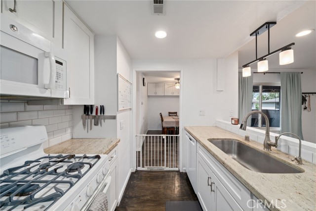 Detail Gallery Image 15 of 28 For 166 Southampton Way #21,  Placentia,  CA 92870 - 2 Beds | 1 Baths