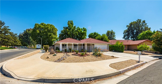 Detail Gallery Image 3 of 19 For 1186 Bottle Tree Way, Hemet,  CA 92545 - 3 Beds | 2 Baths