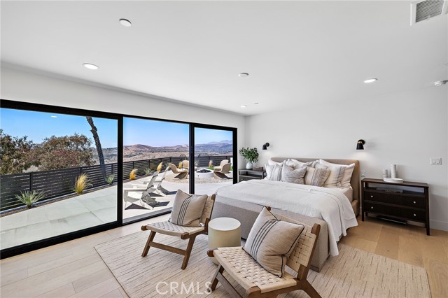 820 Calle Mendoza, San Clemente CA: https://media.crmls.org/medias/dc5d718c-2b9f-4fb8-b974-fd899e71e1da.jpg