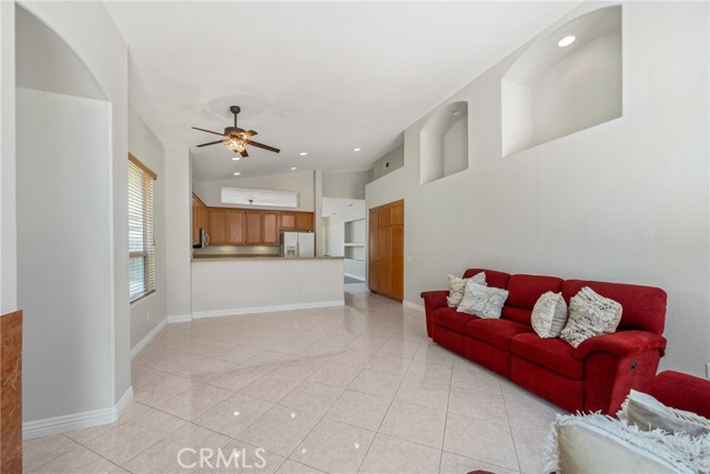 1931 Madera Circle, Corona CA: https://media.crmls.org/medias/dc5d8a3b-396e-49d5-a9c4-42783aa91f12.jpg
