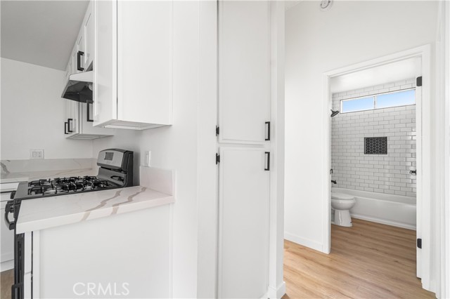 663 W 2nd Street, San Pedro CA: https://media.crmls.org/medias/dc5dc6dc-239a-4b00-9ddf-39e3dae2bc3b.jpg