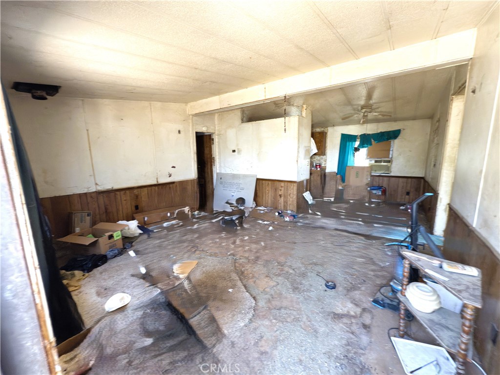 https://media.crmls.org/medias/dc5e3f74-5a93-4f82-a6c2-94d52d8f459a.jpg?preset=X-Large