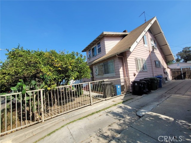 Detail Gallery Image 2 of 25 For 2920 Van Buren Pl, Los Angeles,  CA 90007 - 4 Beds | 2 Baths