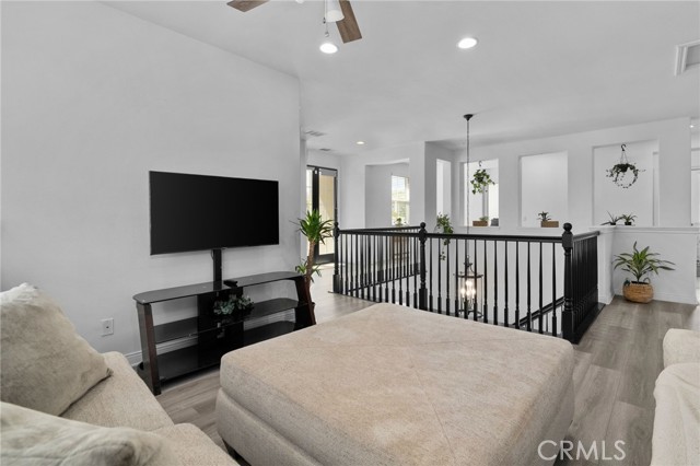21 Via Del Renal Court, Lake Elsinore CA: https://media.crmls.org/medias/dc5ff14e-931b-4359-aa77-5d5dcdab0819.jpg