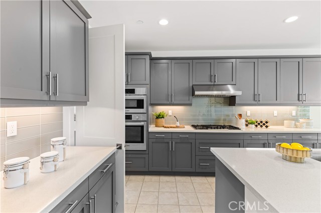 1928 Aliso Canyon Drive, Lake Forest CA: https://media.crmls.org/medias/dc5ffad8-92d8-46be-a69a-b36c9d1df35a.jpg