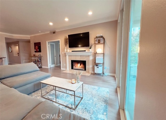 Detail Gallery Image 3 of 18 For 2233 Martin #207,  Irvine,  CA 92612 - 2 Beds | 2 Baths