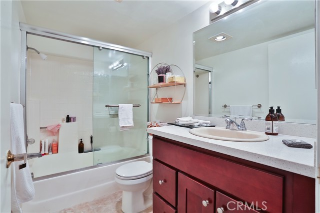 Detail Gallery Image 7 of 11 For 360 S Los Robles Ave #6,  Pasadena,  CA 91101 - 2 Beds | 2 Baths