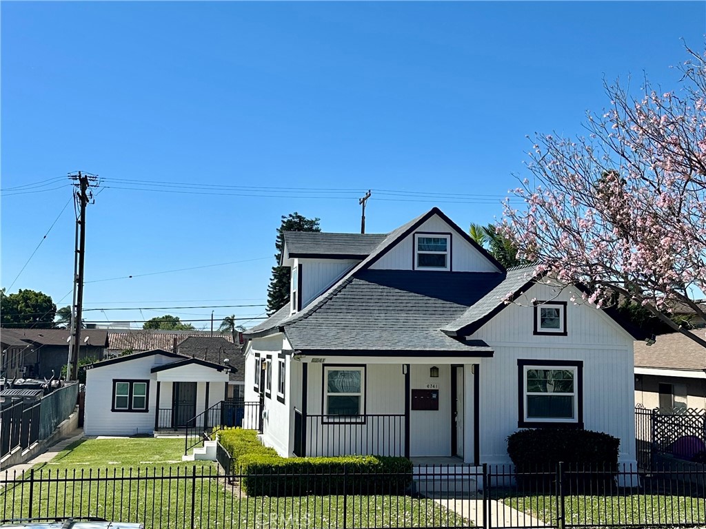 Quadruplex at 6745 Newlin