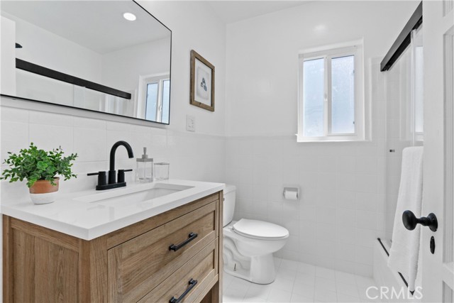 Detail Gallery Image 5 of 25 For 641 W 103rd St, Los Angeles,  CA 90044 - 3 Beds | 2/1 Baths