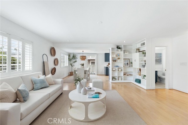 Detail Gallery Image 6 of 36 For 1421 12th St #1,  Manhattan Beach,  CA 90266 - 2 Beds | 2/1 Baths
