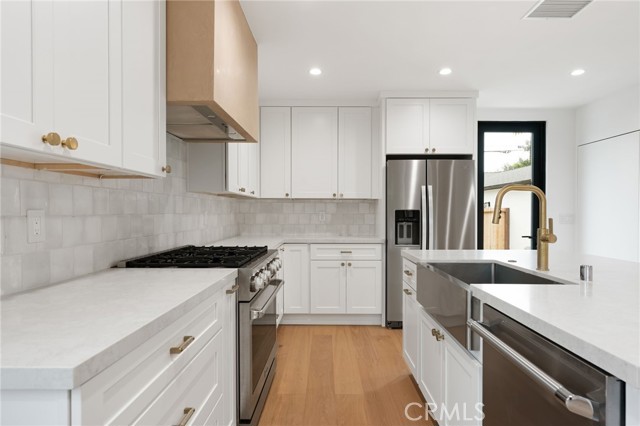 8334 Winsford Avenue, Los Angeles CA: https://media.crmls.org/medias/dc6357aa-a3a8-4d61-9af4-65465bbb9a5d.jpg