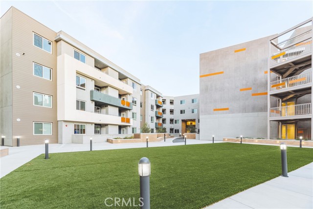 Detail Gallery Image 6 of 27 For 12801 Brookhurst St, Garden Grove,  CA 92840 - 2 Beds | 2/1 Baths