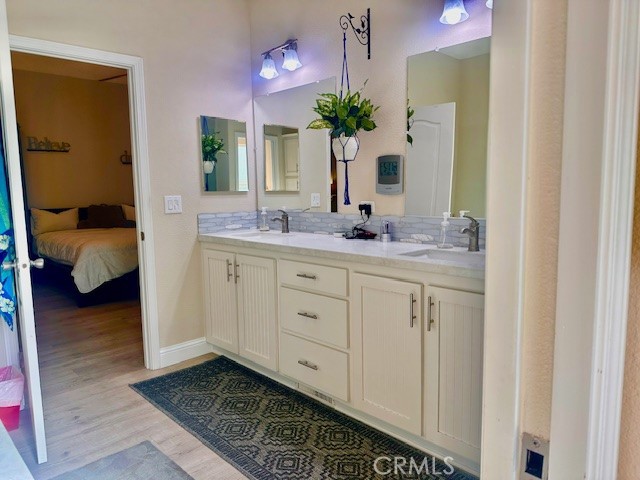 8901 Eton Avenue, Canoga Park CA: https://media.crmls.org/medias/dc63c8a0-1c5e-40fe-87aa-0e1bd6b0a784.jpg