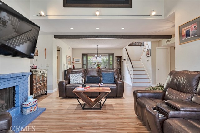 Detail Gallery Image 11 of 59 For 29857 Wistaria Valley, Canyon Country,  CA 91387 - 3 Beds | 3 Baths