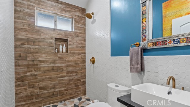 Detail Gallery Image 18 of 38 For 5323 Arlington Ave, Los Angeles,  CA 90043 - 3 Beds | 3 Baths