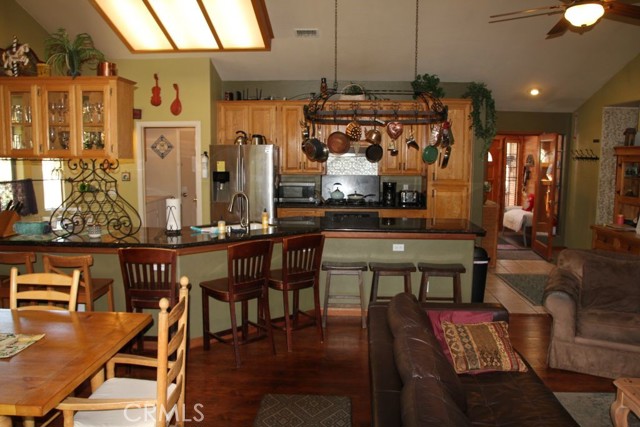 Detail Gallery Image 11 of 31 For 2205 Freeman Dr, –,  CA 93225 - 6 Beds | 5 Baths
