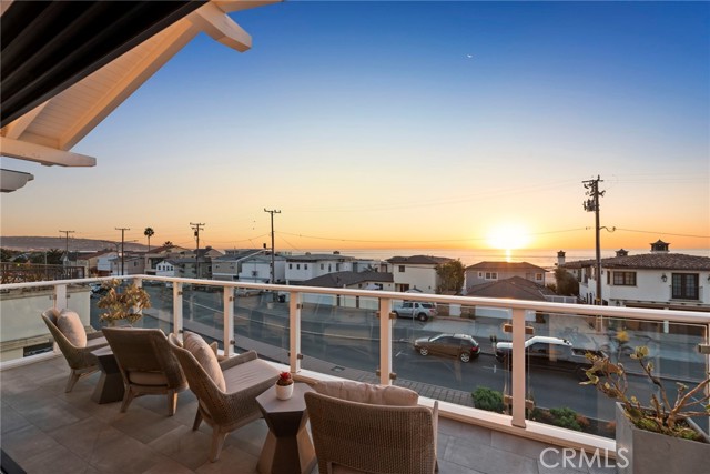 2722 Hermosa Avenue, Hermosa Beach, California 90254, 4 Bedrooms Bedrooms, ,4 BathroomsBathrooms,Residential,For Sale,Hermosa,SB25022397