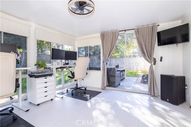 Detail Gallery Image 18 of 28 For 8006 Zelzah, Reseda,  CA 91335 - 4 Beds | 2 Baths